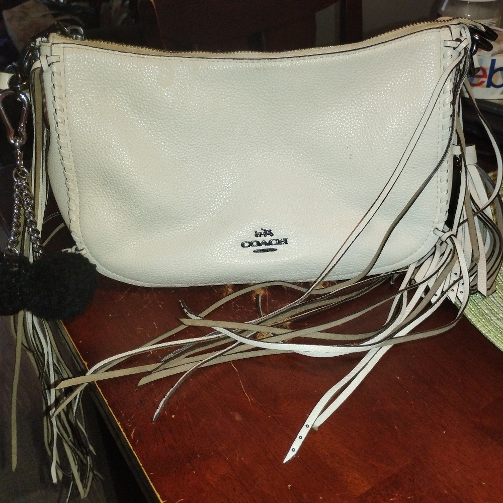 NWT Coach Nomad Fringe Hobo Chalk White Pebbled Leather & Gunmetal Hardware - Picture 3 of 6